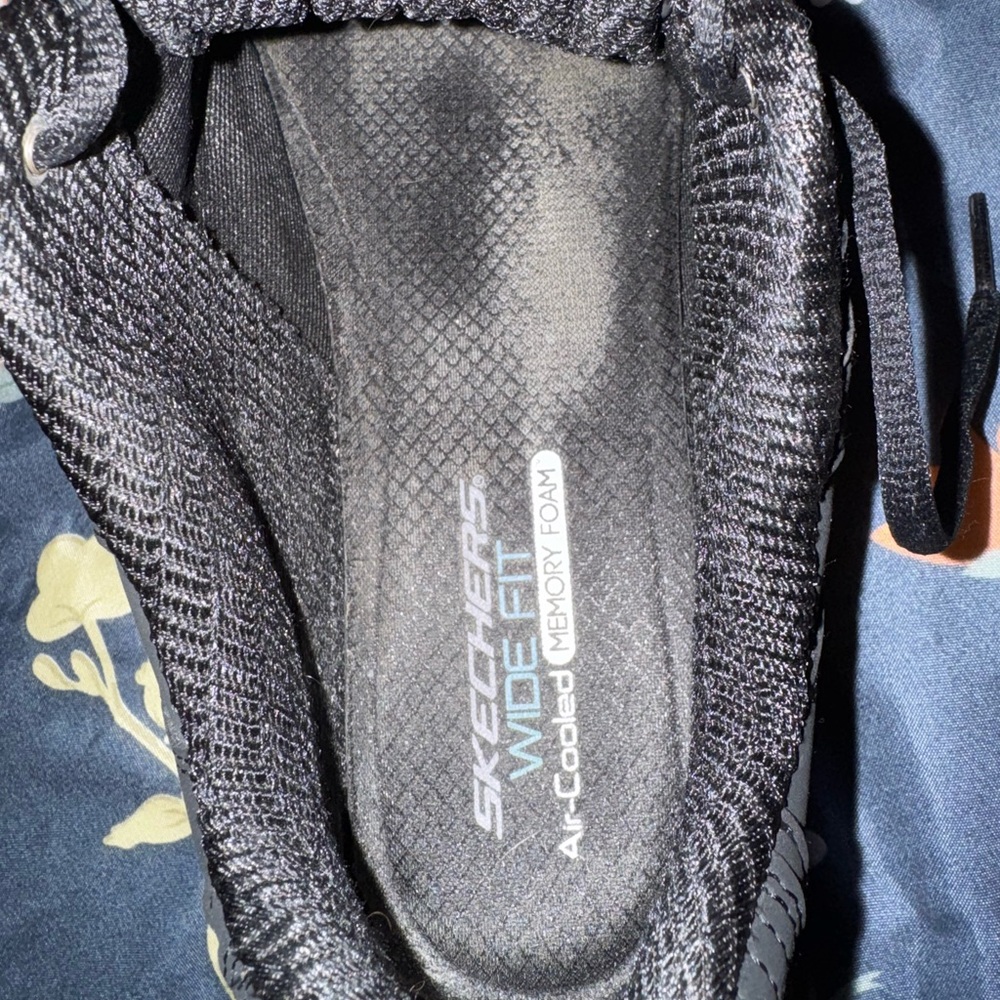 Skechers D'Lites Women’s Black Sneakers WIDE FIT - Picture 6 of 6